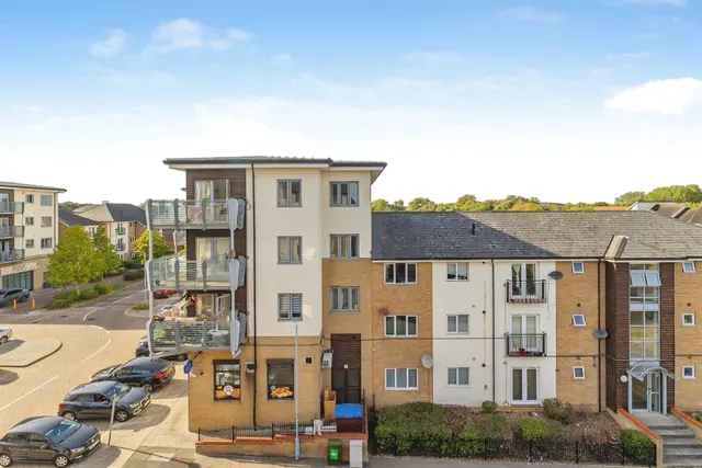 Goodrington Place, Broughton, MK10, photo 1