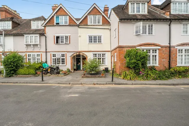 Lime Tree Walk, Kent, TN13, photo 1