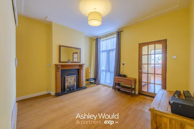 Ross, Rowley Regis, B65, photo 3