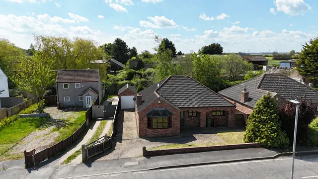 Crowle Bank Road, Althorpe, DN17, photo 1