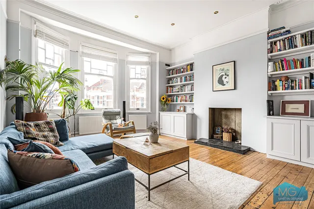 Muswell Hill Broadway, London, N10, photo 1