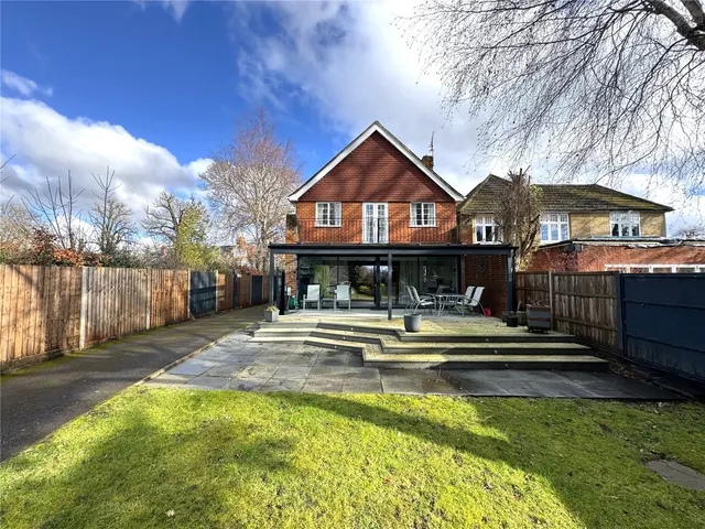 Grand Avenue, Camberley, Surrey, GU15 3QH, photo 1