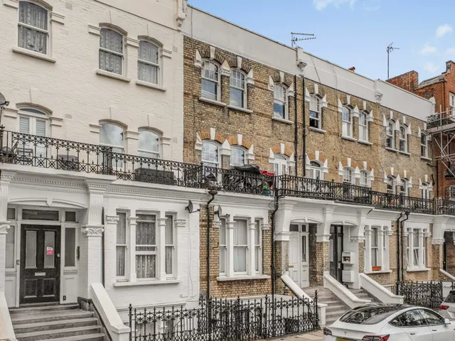 Barons Court Road, London, W14, photo 1