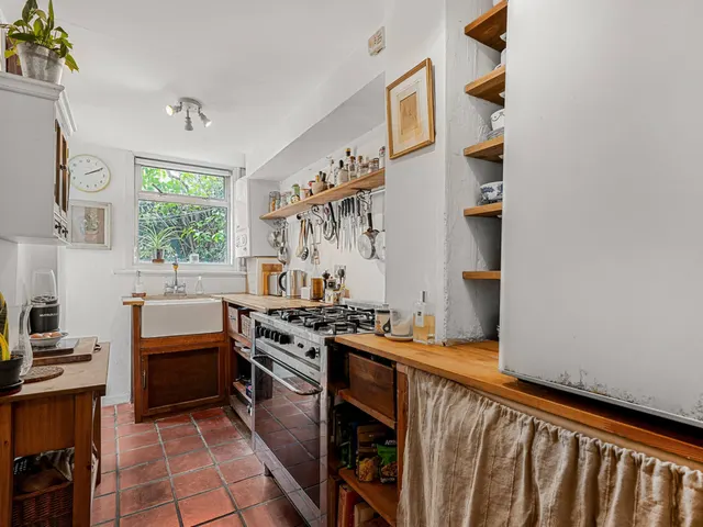 Barons Court Road, London, W14, photo 3