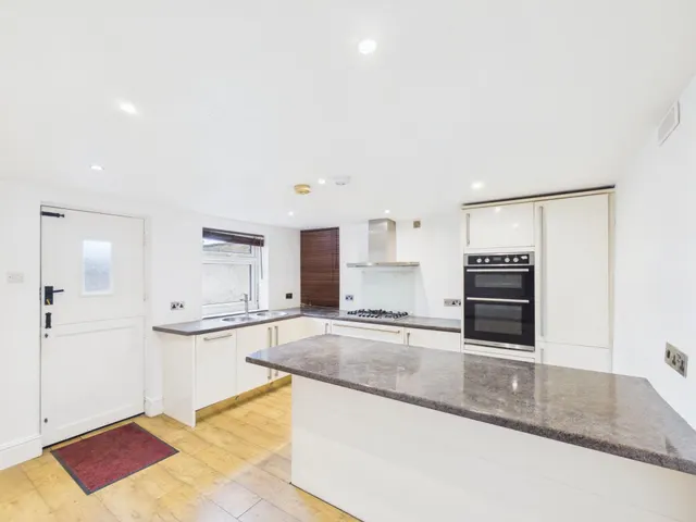 Upper Sackville Street, Skipton, BD23, photo 3