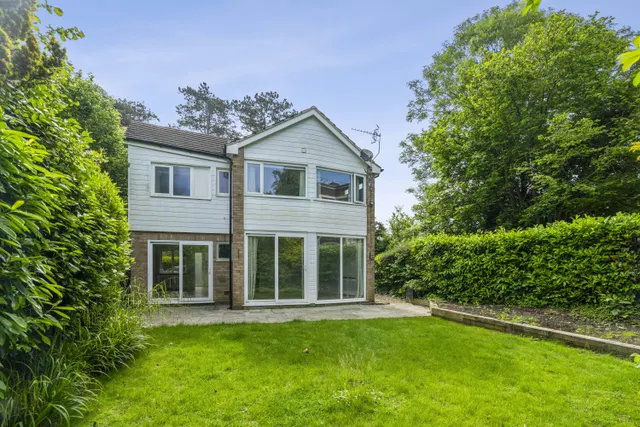 Photo 2 — St. Johns Road, Tunbridge Wells, TN4