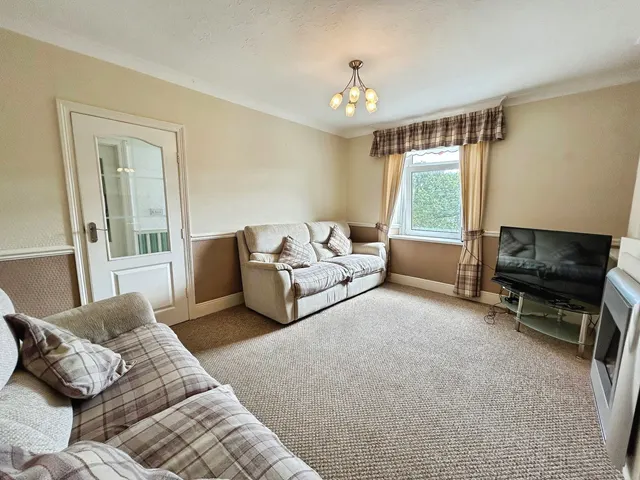 Swansea Road, Pontardawe, SA8, photo 2