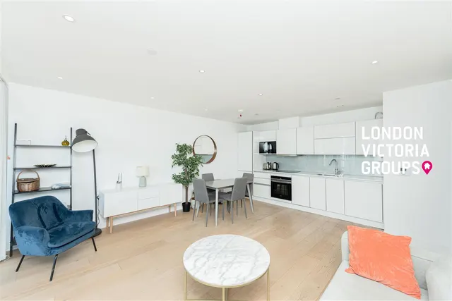 East Ferry Road, London, photo 3