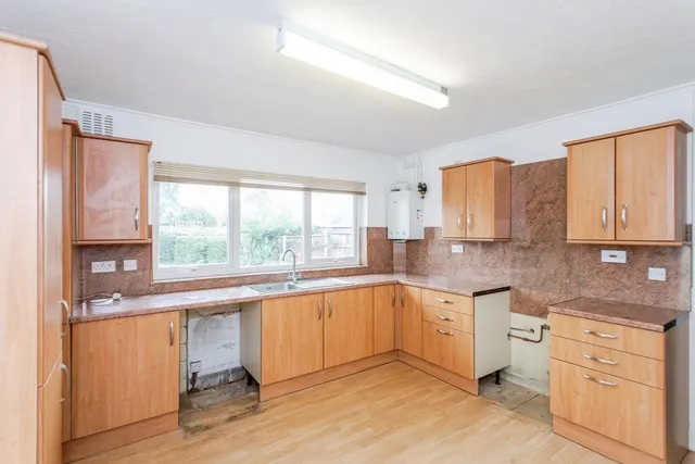 Photo 3 — Roedean Close, Southend-on-Sea, Essex, SS2
