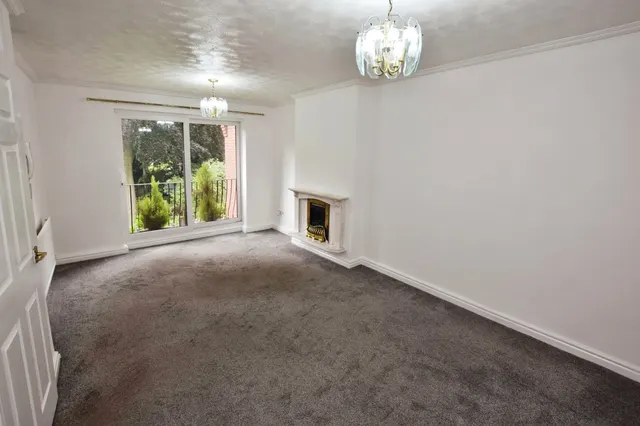 Regent Road, Altrincham, WA14, photo 3