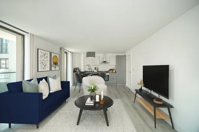 Savoy Place, Farnborough, GU14, photo 1