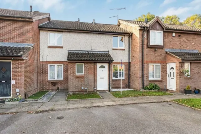 Lowdell Close, Yiewsley, UB7, photo 1