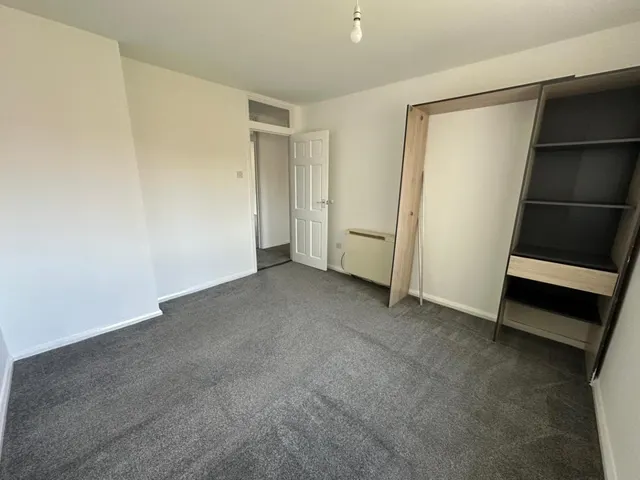 Greenside Court, Eccles, M30, photo 3