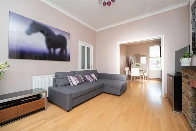 Eastbourne Road, Brentford, photo 2