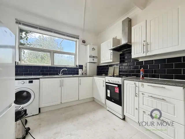 College Avenue, Gillingham, Kent, ME7, photo 1