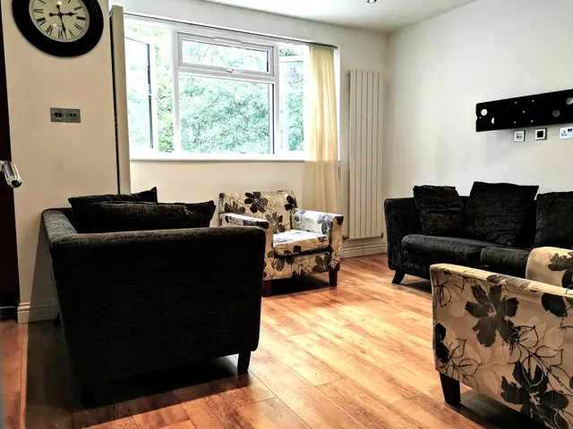 Dollis Road, photo 2