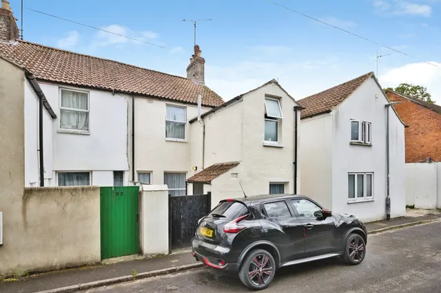 Camborne Place, Yeovil, photo 1