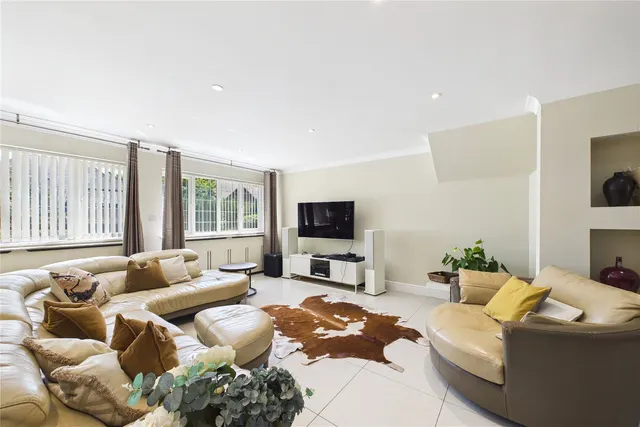 Chapel Lane, Bagshot, GU19, photo 3