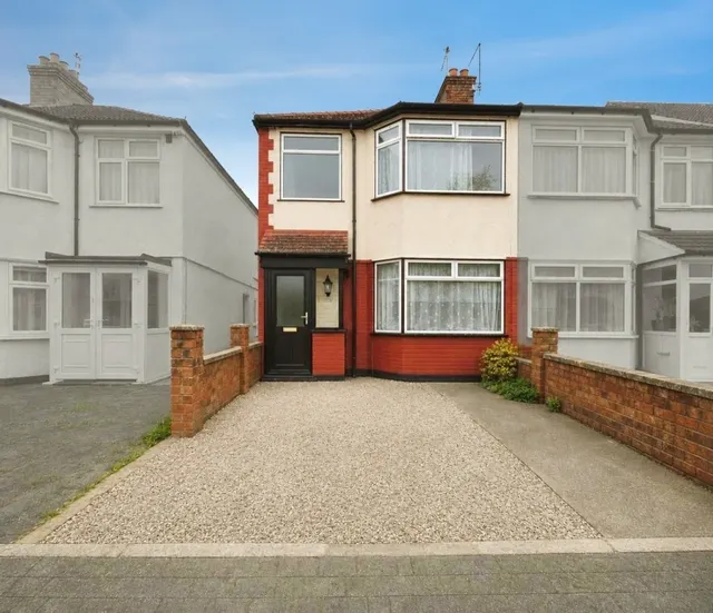 Crofts Road , Harrow , HA1, photo 1