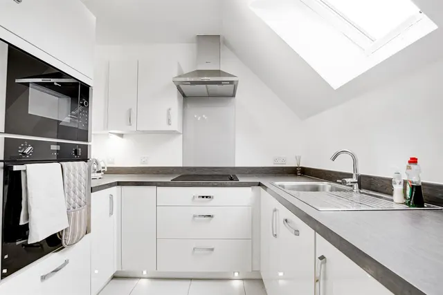 Westhall Road, Warlingham, CR6, photo 2
