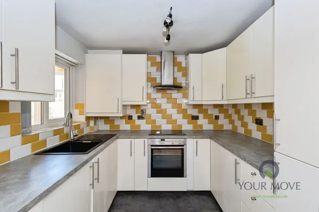 Hughley Close, Royton, OL2, photo 2