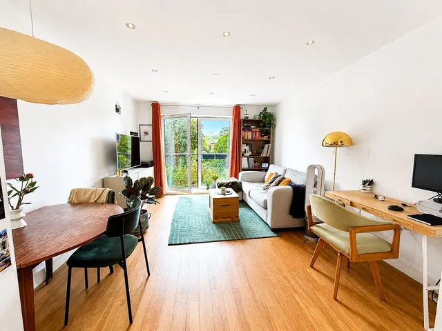 Birdwood Avenue, London, SE13, photo 2