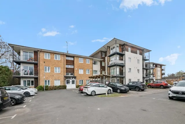 Bennett Close, Hounslow, photo 1