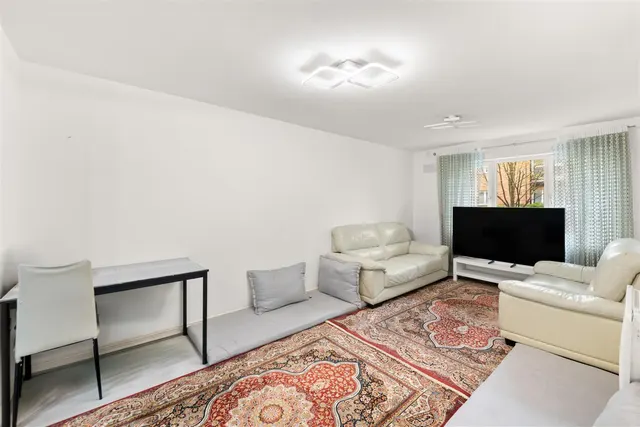 Bennett Close, Hounslow, photo 3