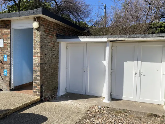 Beach Hut, South Strand, photo 3