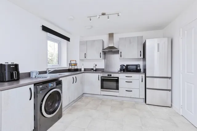 Round Meadow Road, Leicester, LE4, photo 1