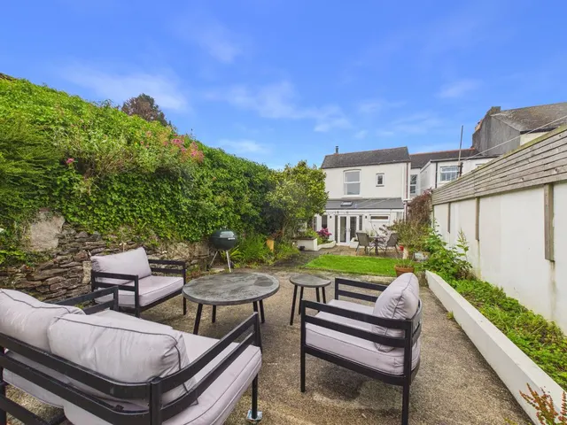 Photo 2 — Rose Row, Redruth