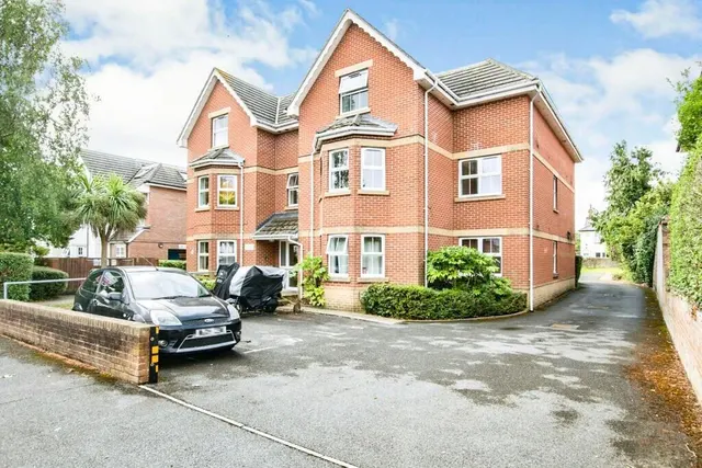 Lowther Road, Bournemouth, BH8, photo 1