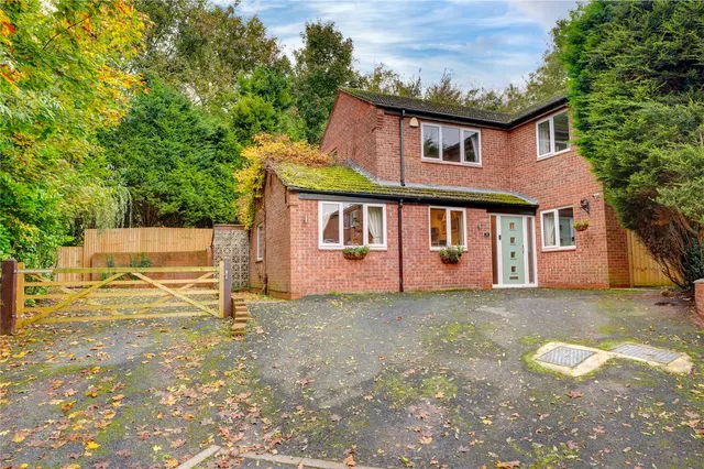 Hanbury Road, Droitwich, Worcestershire, WR9 8PR, photo 1