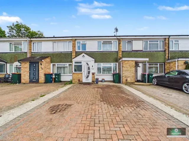 Dunsfold Close, Gossops Green