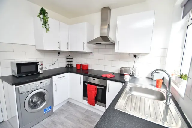Bradford Crescent, Durham, DH1, photo 3