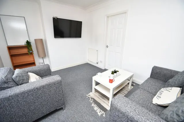Bradford Crescent, Durham, DH1, photo 2