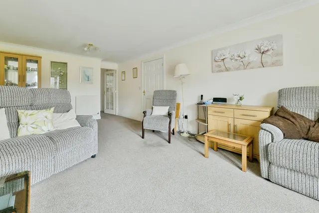 Photo 3 — Epsom Close, Stevenage, Hertfordshire, SG1