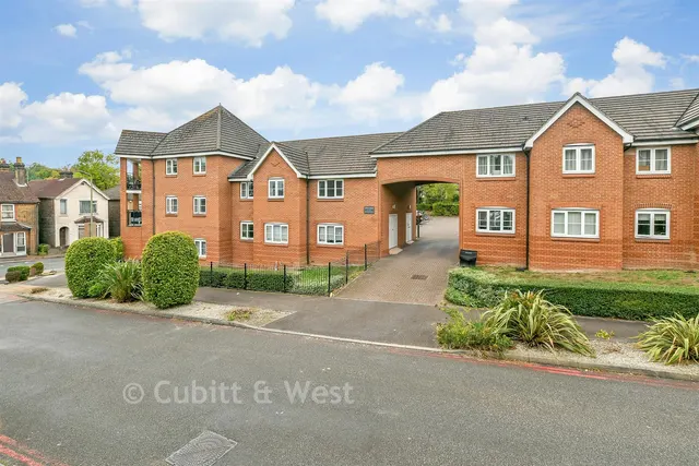 Tylehurst Drive, Redhill, RH1, photo 2
