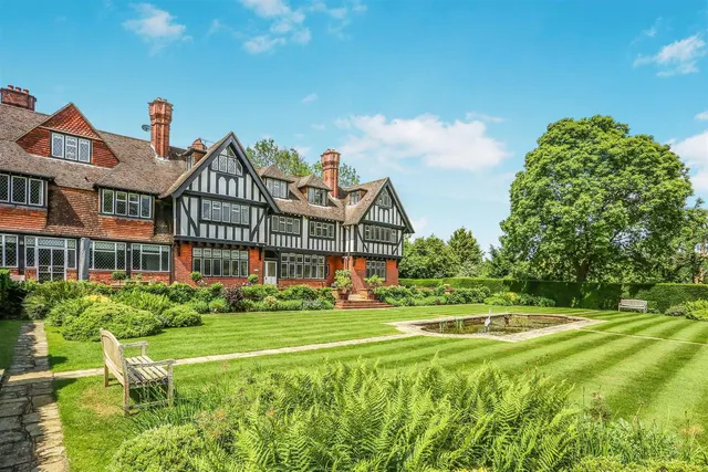 Holly Hill Drive, Banstead, SM7 2HE, photo 1