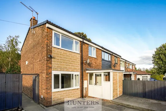 Ackton Hall Crescent, Ackton, Pontefract, photo 1