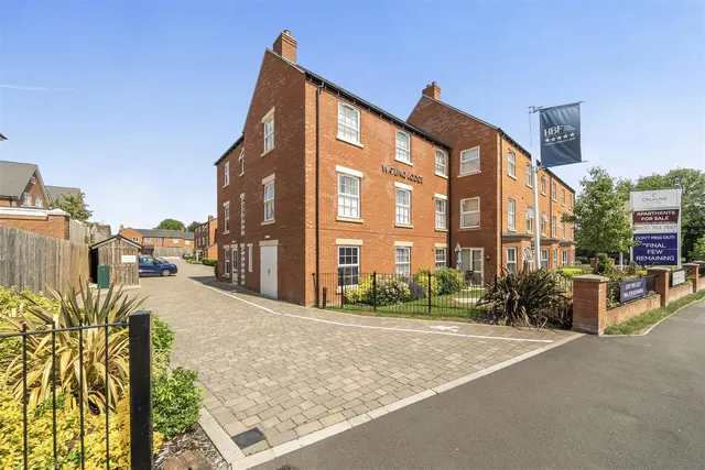 Water Lane, Towcester, NN12, photo 1
