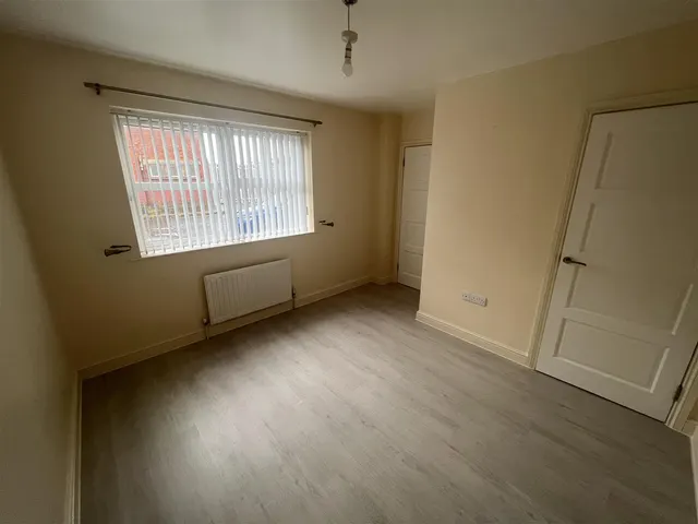 Mineral Street, Belfast, BT15, photo 3