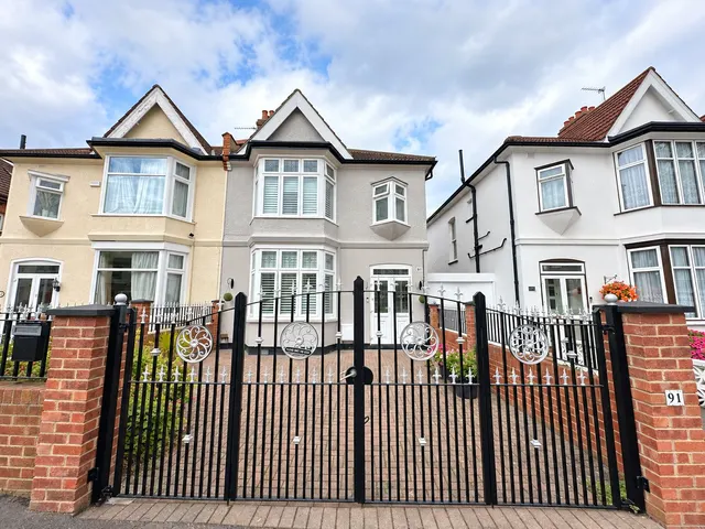 Newquay Road, London, SE6, photo 2