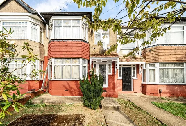 Turner Road, Edgware, HA8, photo 2