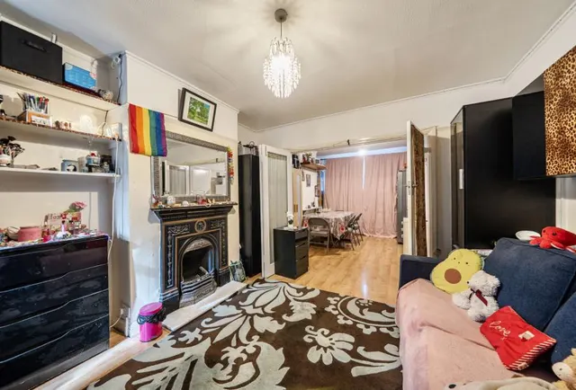 Turner Road, Edgware, HA8, photo 1