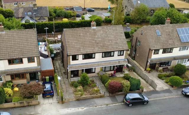 Abbey Drive, Shepley, photo 1