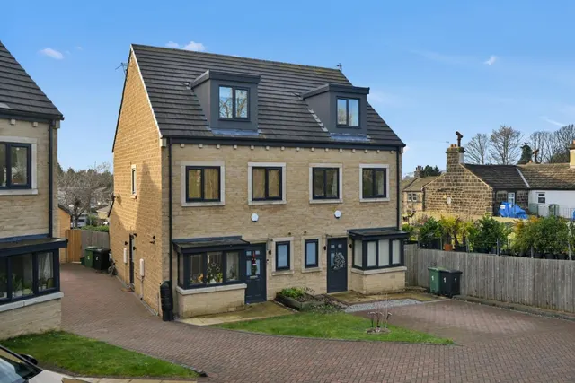 Clahane Drive, Yeadon, Leeds, photo 1