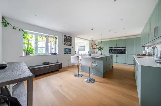 Wickham Road, Fareham, PO17, photo 2