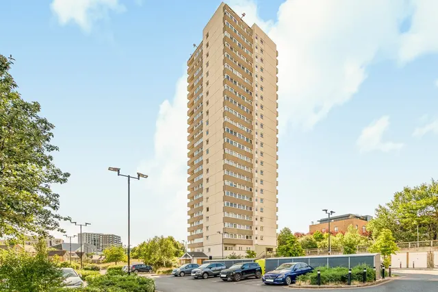 Green Dragon Lane, Brentford, TW8, photo 1