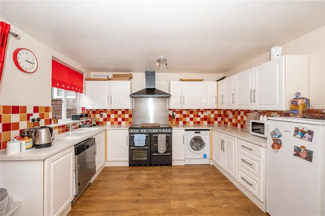 Photo 3 — Huntington Close, Redditch, Worcestershire, B98 0NF